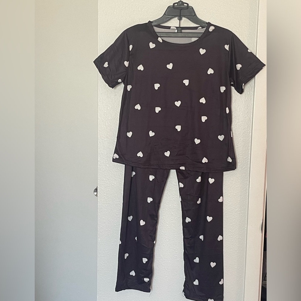 SHEIN Black Short Sleeve Heart Print Pajama Set for Kids